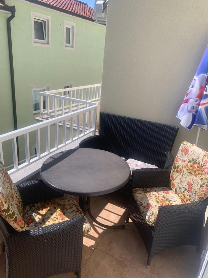 Apartman S & S Makarska Eksteriør billede