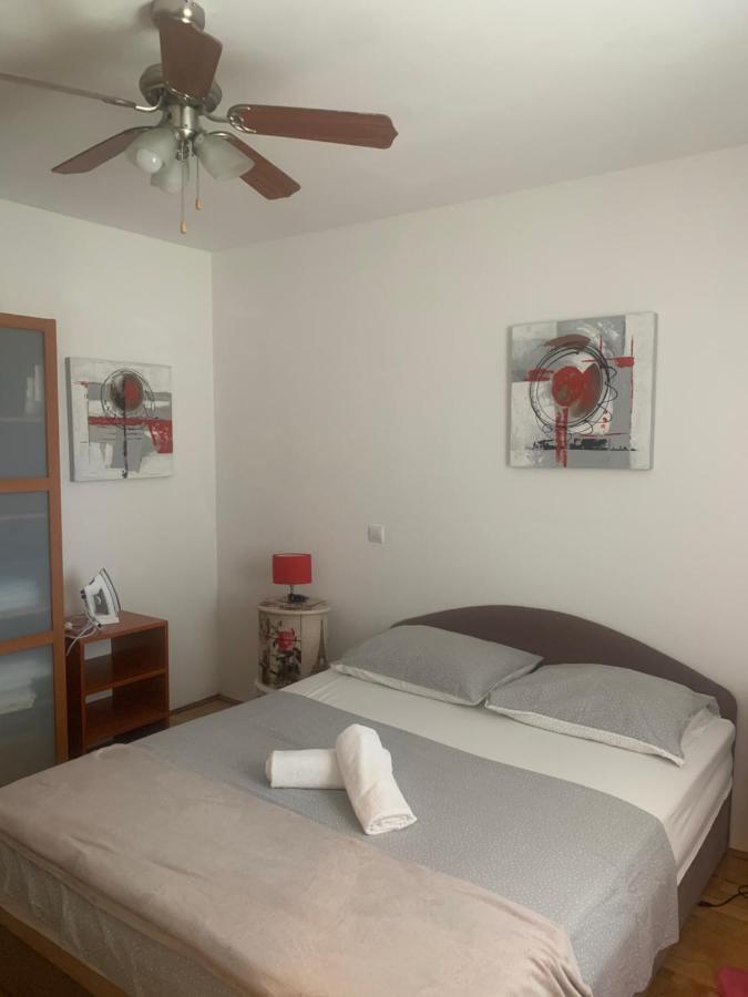 Apartman S & S Makarska Eksteriør billede